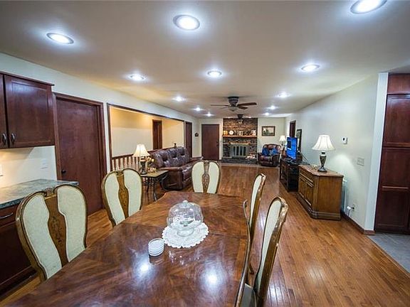 5th image of 51 Sheneman Dr