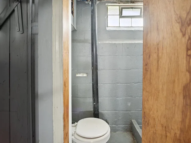 9504 S Highland Ave — Photo 23