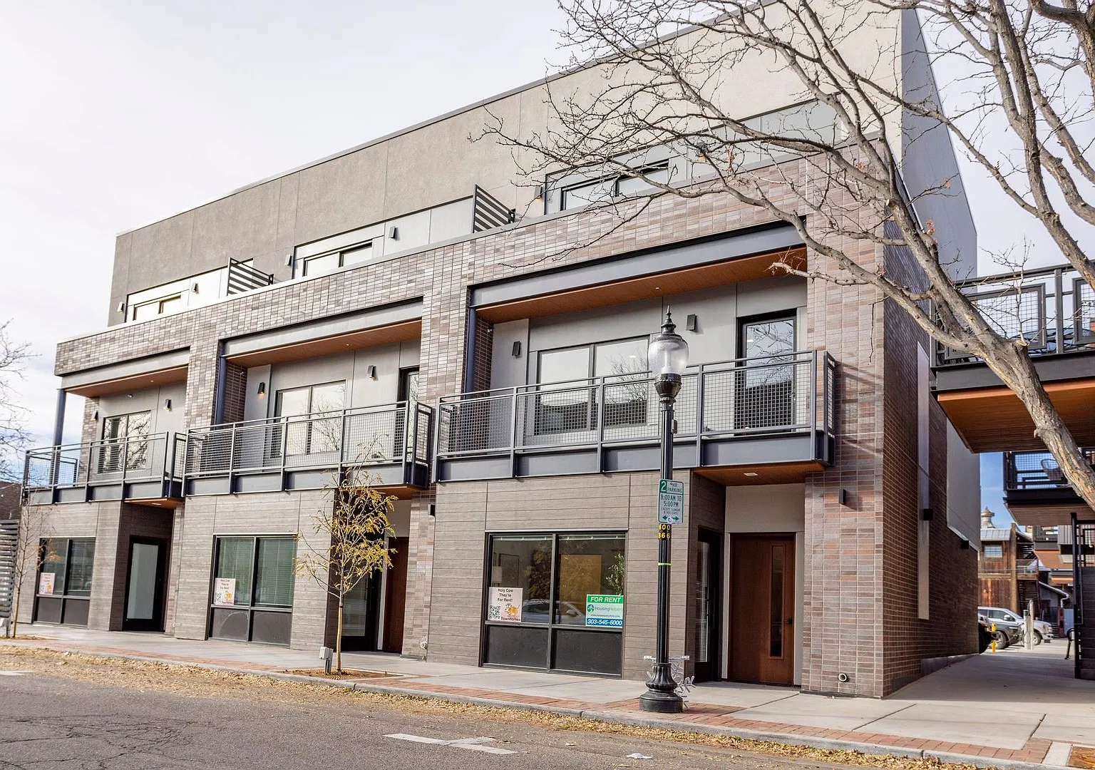 Stunning 3-Story Townhome in Oldtown Louisville — Photo 1