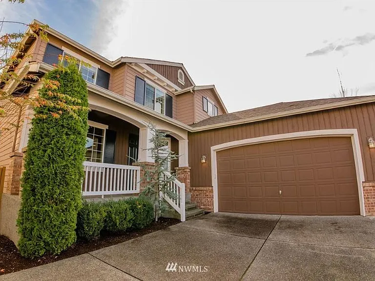 16142 Parkside Way SE — Photo 1