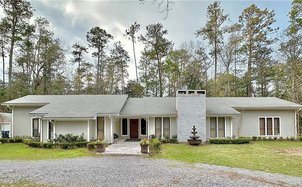 1st image of 65 Magnolia Gardens Dr