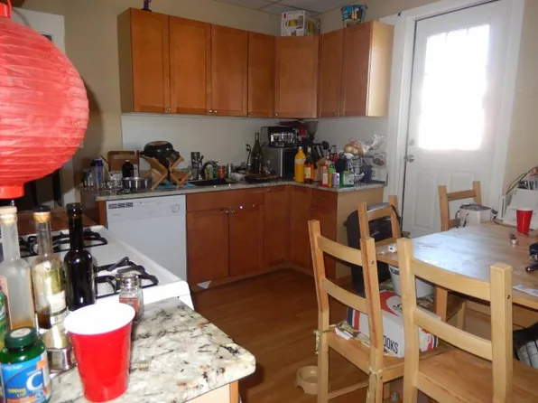 28 Monmouth St #3L, Boston, MA 02128