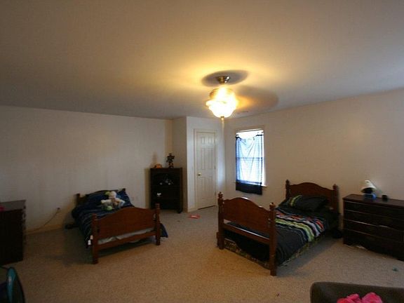 3rd image of 7293 Village Woods Ln