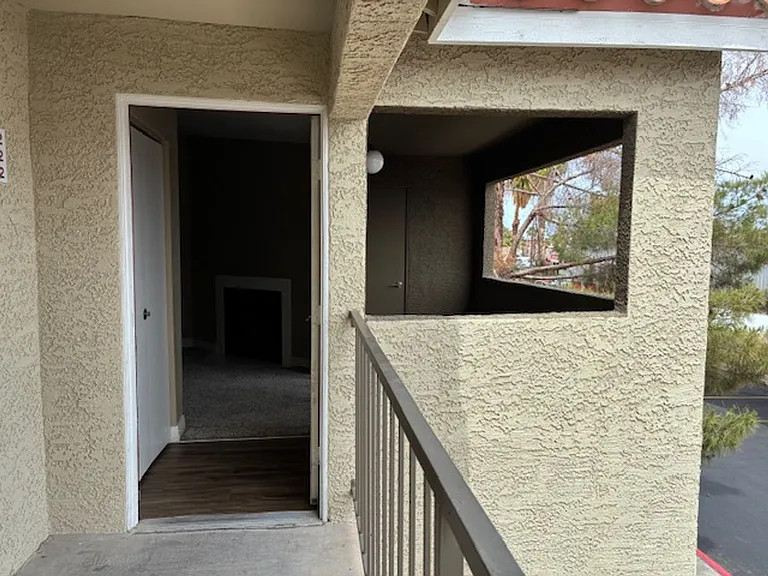 Mandalay Bay Apartments — Photo 65