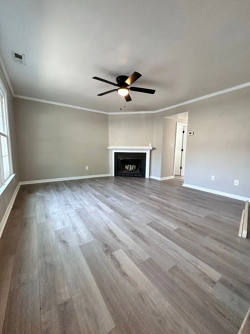 Condo — Photo 3