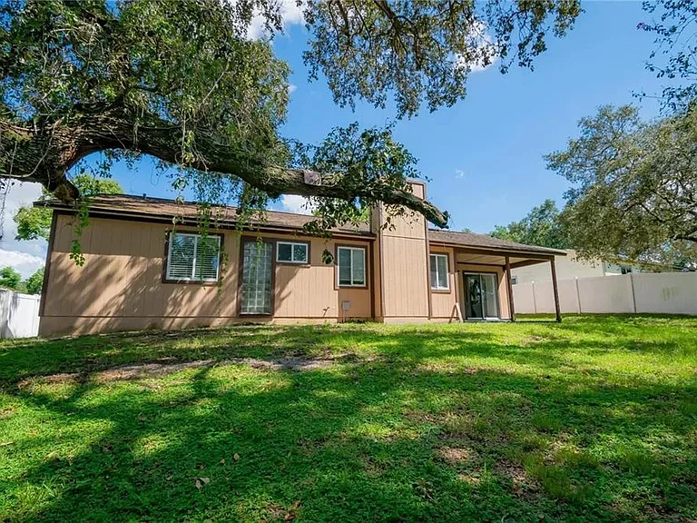 1512 Prairie Lake Blvd — Photo 2