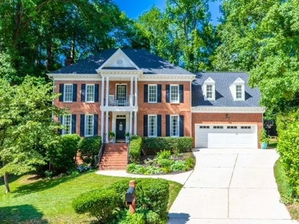 106 Hollycliff Ln, Cary, NC 27518