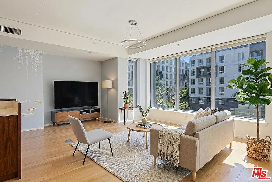1 bed, 1.5 bath, 1090 sqft, $3,000 — Photo 3