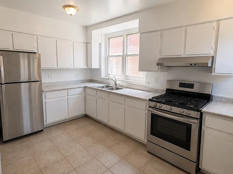 8120 S Ellis Ave #2 — Photo 2
