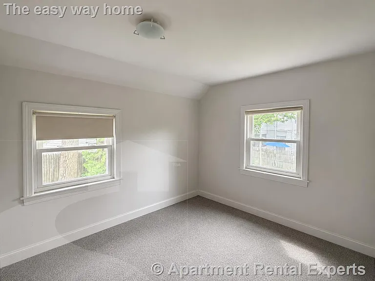 35 College Ave — Photo 7