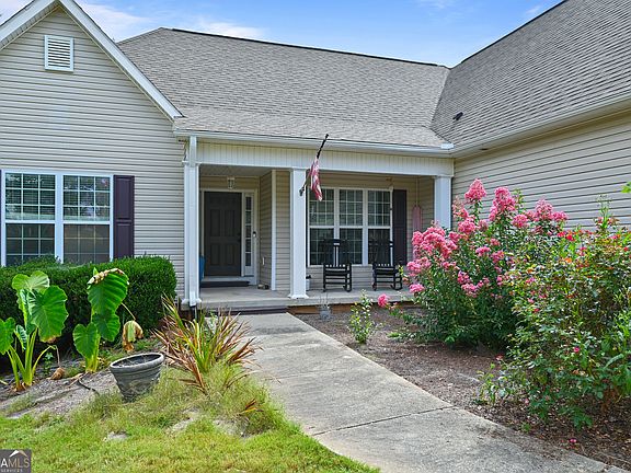 3rd image of 42 Meadows Ln