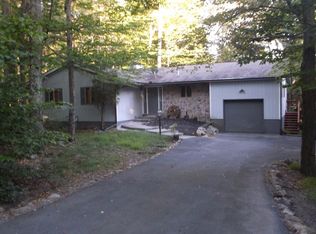 112 Pebble Beach Rd, Tobyhanna, PA 18466