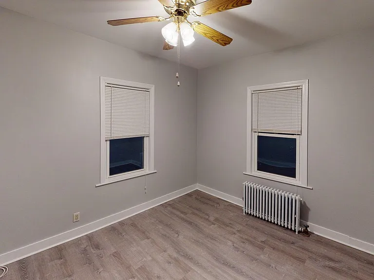 24 Gladstone St #2 — Photo 26