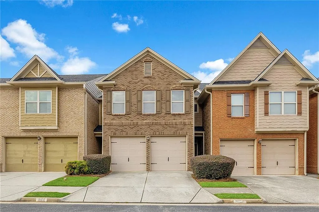3 bed, 2.5 bath, 1728 sqft, $2,200 — Photo 1