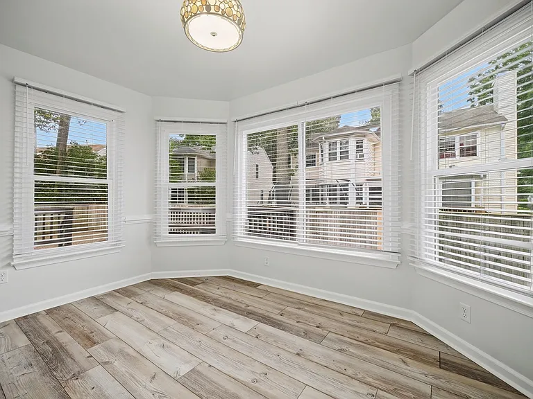 809 Bishop Ct — Photo 12