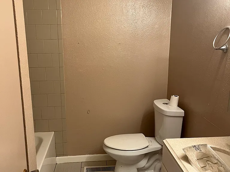 516 Madeira Dr SE #3 — Photo 12
