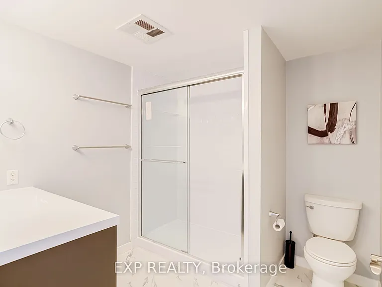210 Victoria St #Penthouse 09 — Photo 35