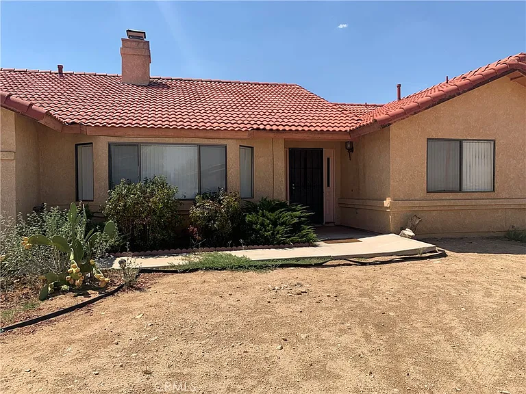 10912 Moreno Ave — Photo 1