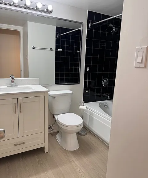 711 Bay St #1318 — Photo 13