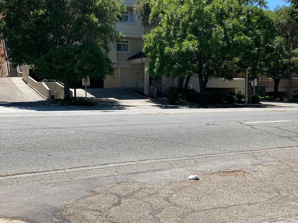 1st image of 231 El Camino Real #103
