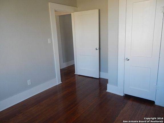 5th image of 126 University Ave