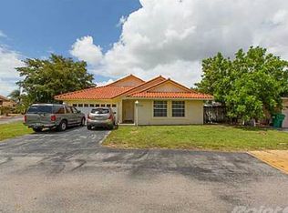 7757 NW 189th St, Hialeah, FL 33015