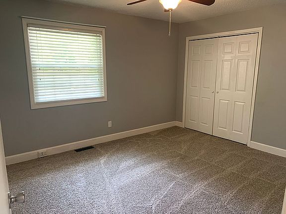 5th image of 1005 Hollow Oak Dr