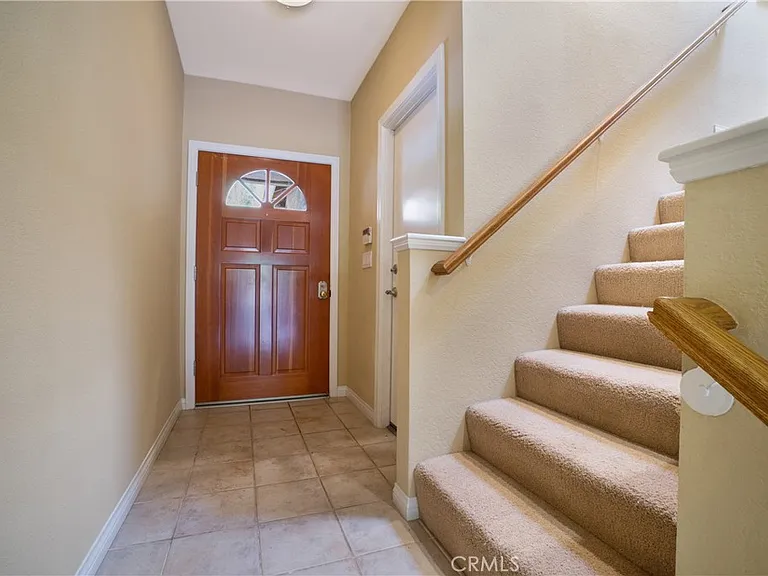 3055 E Hillcrest Dr — Photo 4