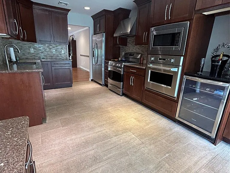 220 Butternut Dr — Photo 9