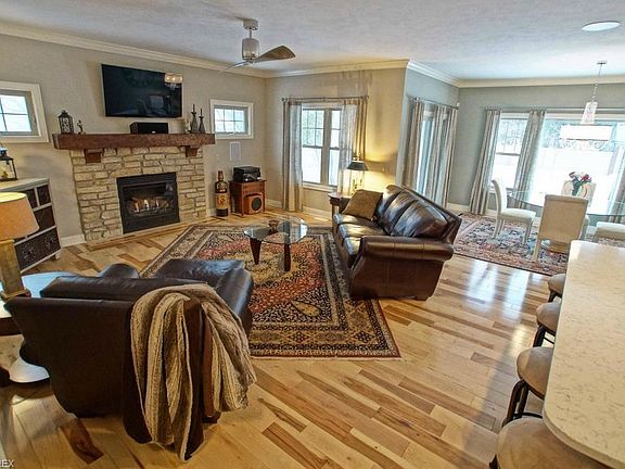 3rd image of 9469 Timberidge Ct