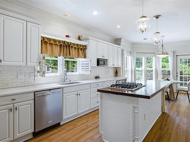210 Masters View Ct — Photo 20
