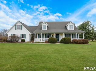 1440 School St, Washington, IL 61571