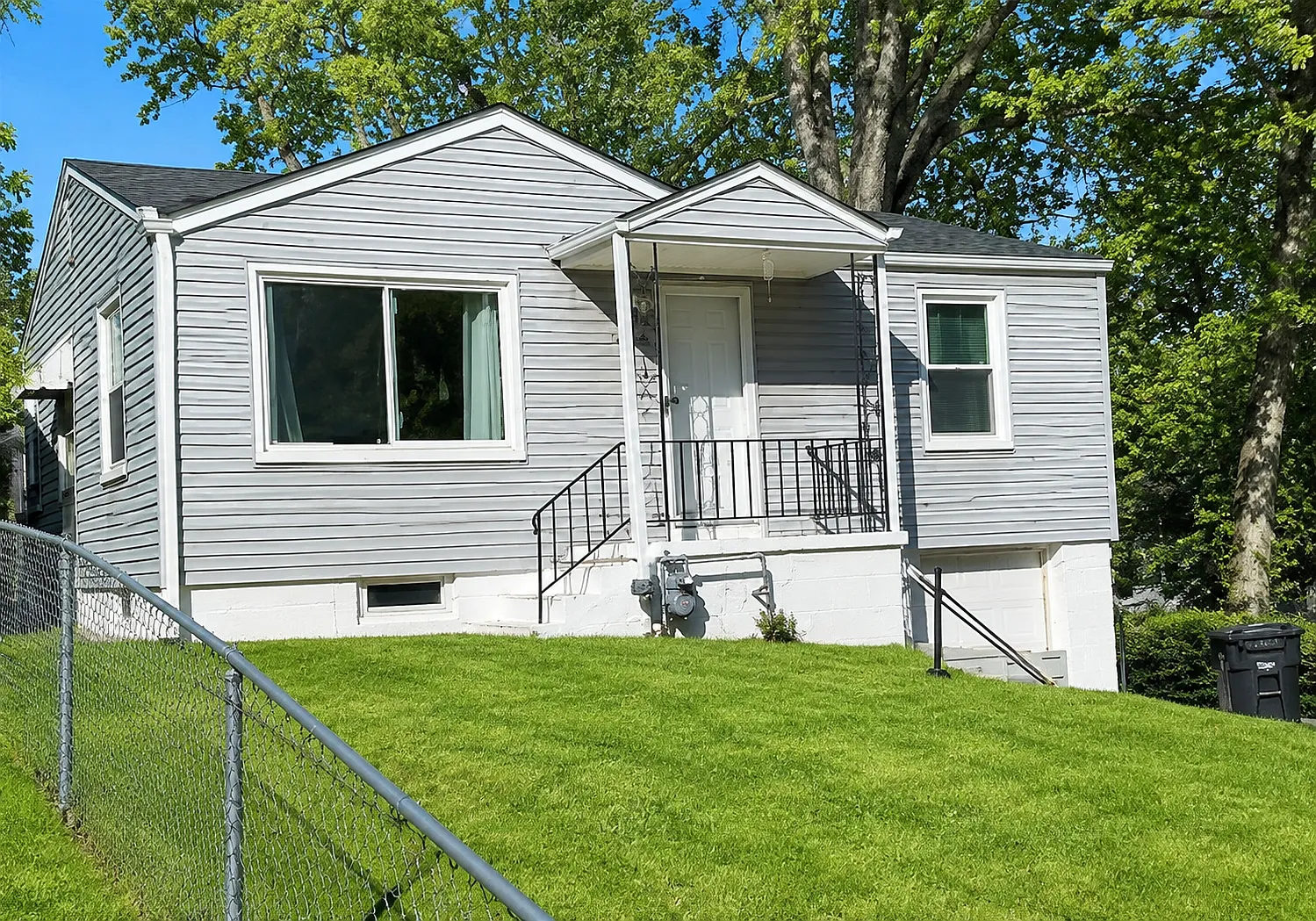 2 bed, 1.5 bath, 720 sqft, $1,250 — Photo 1