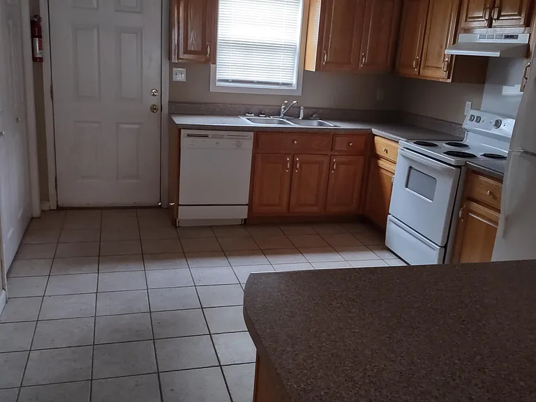 49 Pierce Rd — Photo 4