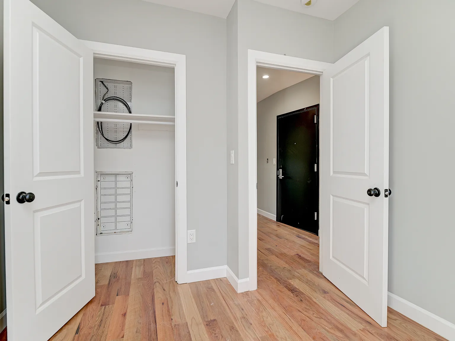 3 bed, 800 sqft, $2,600 — Photo 4