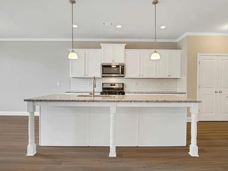 5157 Parkwood Dr — Photo 4