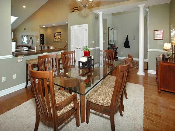 4th image of 4738 Shirley Ln