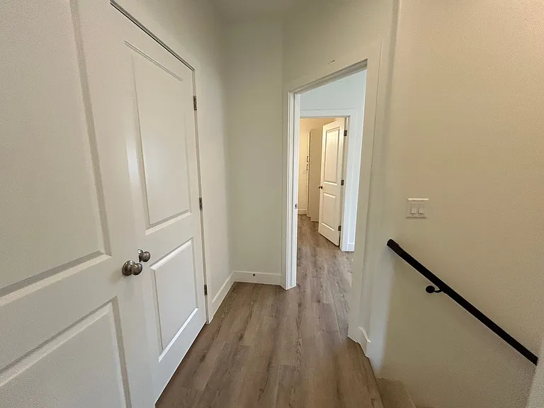 1544 E Mead Ln — Photo 26