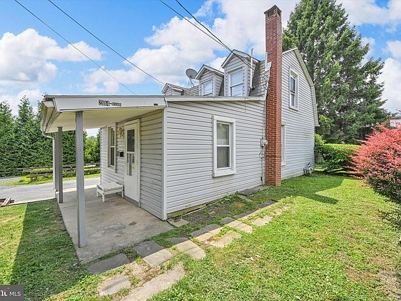 3rd image of 2114 Spring St #R