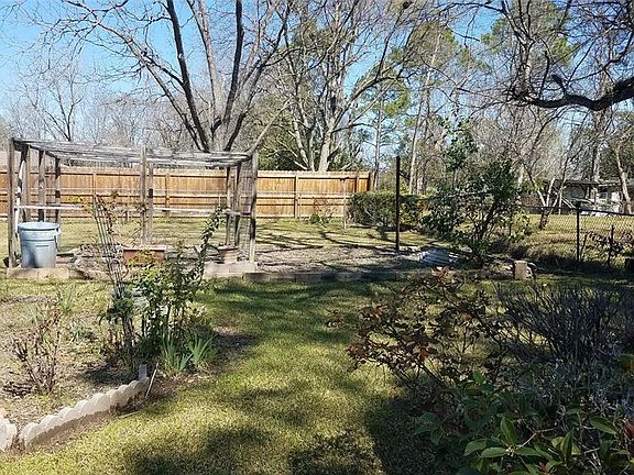5th image of 2635 Essex Pl