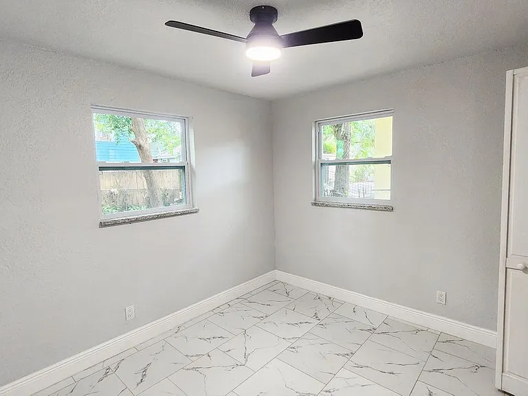 128 Kingston Ave — Photo 25