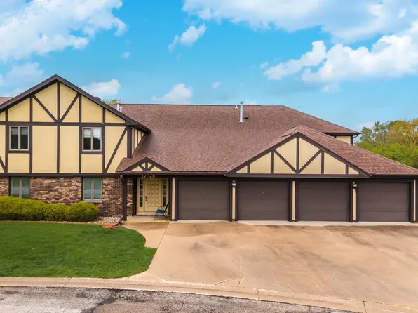 17 Crystal Ct #D-1, Pontiac, IL 61764