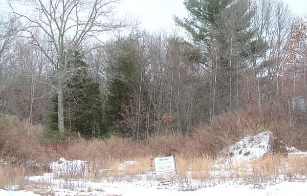 2nd image of 8 Lois Ct