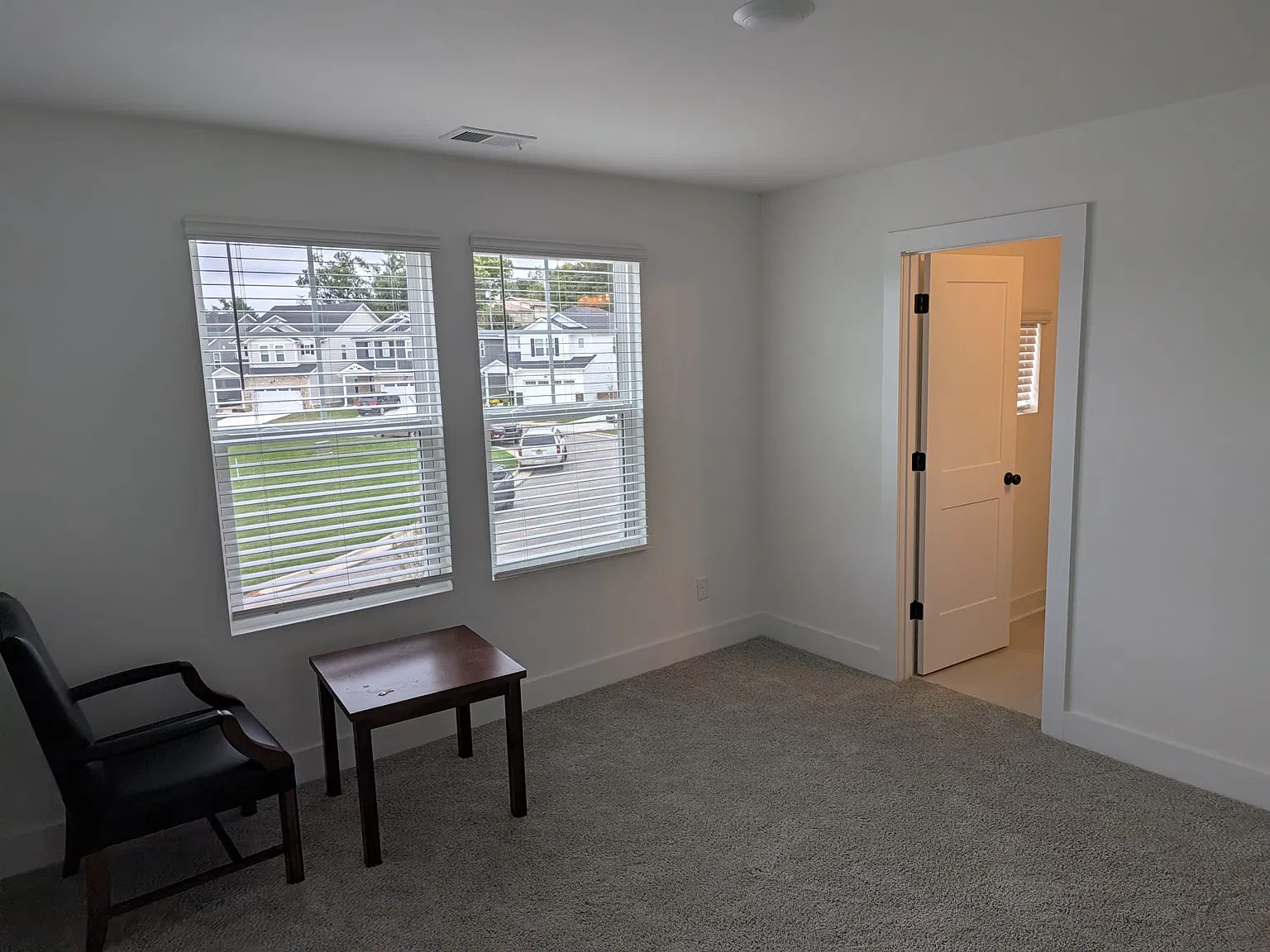 5 bed, 3.5 bath, 2436 sqft, $950 — Photo 4
