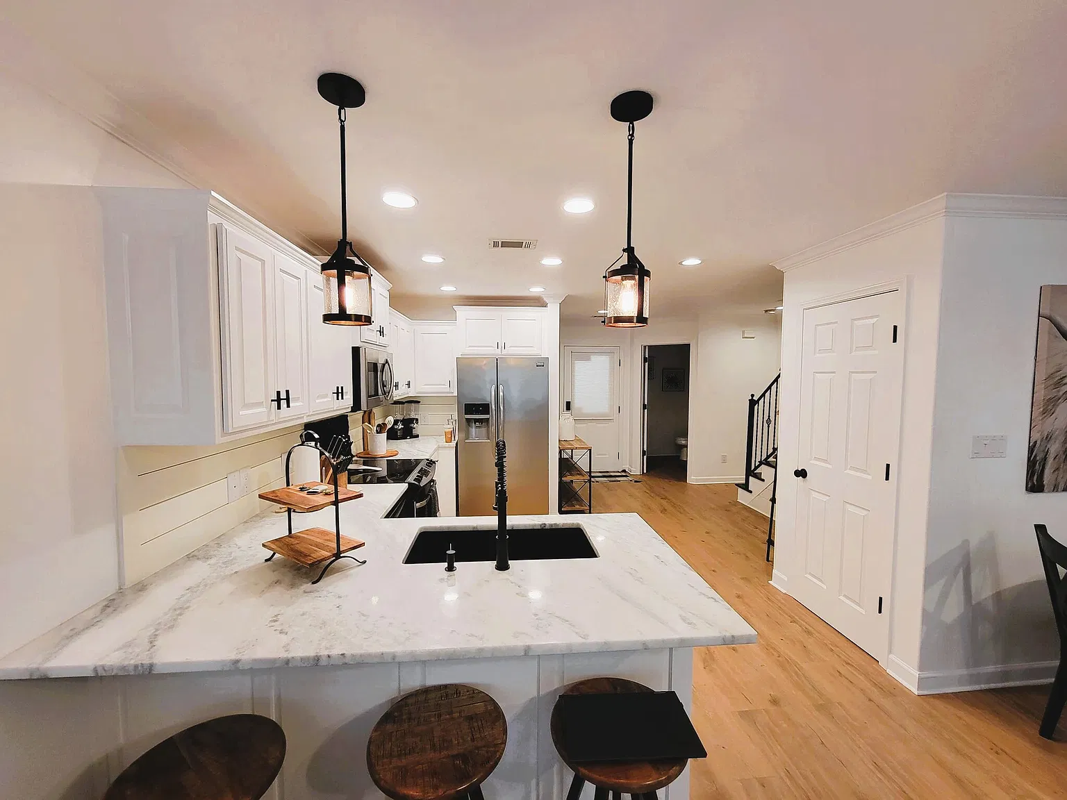 2 bed, 2.5 bath, 1400 sqft, $3,200 — Photo 4