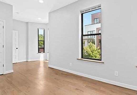5th image of 305 Hancock St #3F