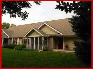 111 Waverly Dr, Cambridge, WI 53523