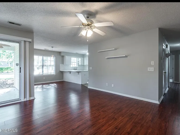 2802 Mulberry Ln #C — Photo 2