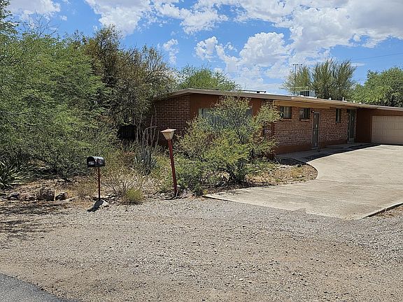 2nd image of 2611 N Teresa Ln
