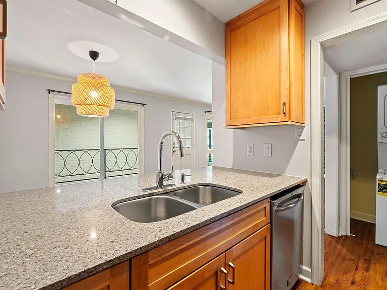 1210 Windsor Rd #220 — Photo 12